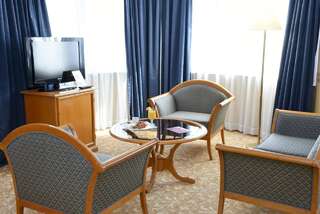 Отель Hotel Downtown София One-Bedroom Suite - with Work Friendly facilities and Free Parking-1