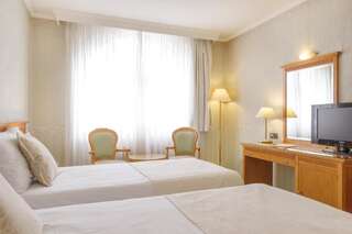 Отель Hotel Downtown София Стандартный двухместный номер с 1 кроватью или 2 отдельными кроватями-7