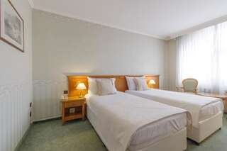 Отель Hotel Downtown София Стандартный двухместный номер с 1 кроватью или 2 отдельными кроватями-8