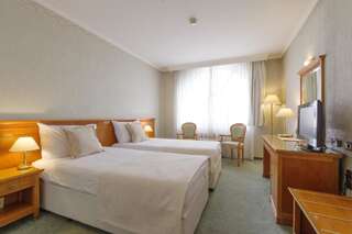 Отель Hotel Downtown София Стандартный двухместный номер с 1 кроватью или 2 отдельными кроватями-9